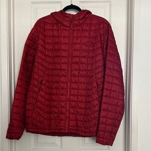 The North Face Men's Hooded Quilted Jacket in Deep Red